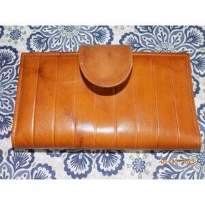 vintage women's Amity cowhide wallet